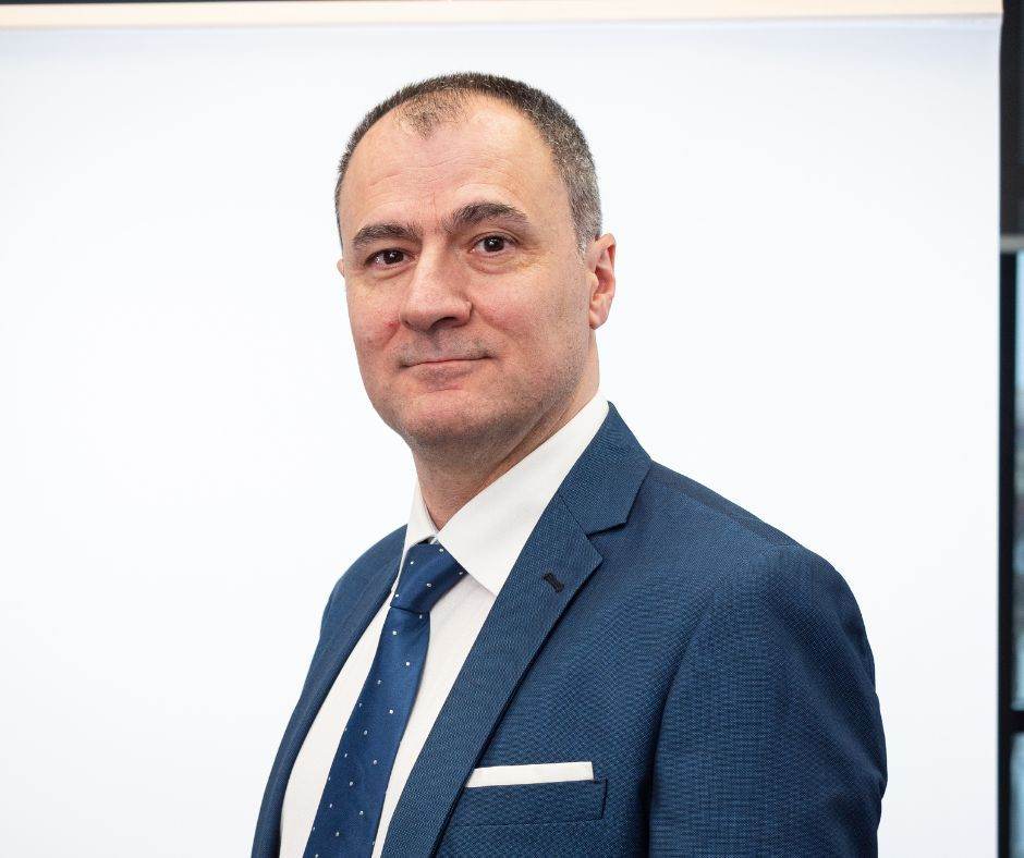 Morcovul şi băţul, noua paradigmă în ceea ce priveşte eficientizarea structurilor ANAF şi AVR